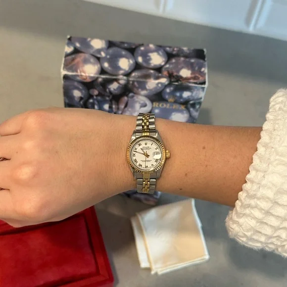 26mm Rolex Date-Just, Roman Dial, 2 tone Jubilee Bracelet - Picture 4 of 6